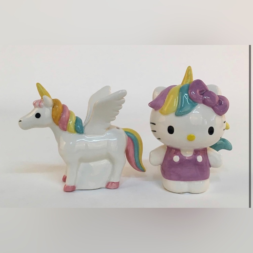 Hello Kitty Salt Pepper Shakers - New